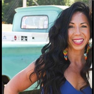 Meet your Posher, Crystal